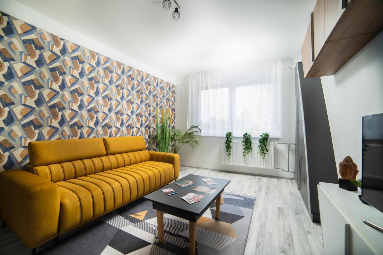 Comfort 18 - Best Family Layout- Balcony & Parking Miskolc Exterior photo